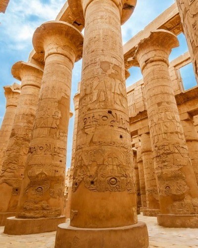 Gandia profundiza en los secretos del templo de Karnak con una conferencia del egiptólogo José Lull