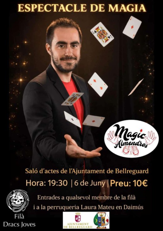 Bellreguard presenta el espectáculo de magia de Magic Almendros en el Salón de Actos del Ayuntamiento