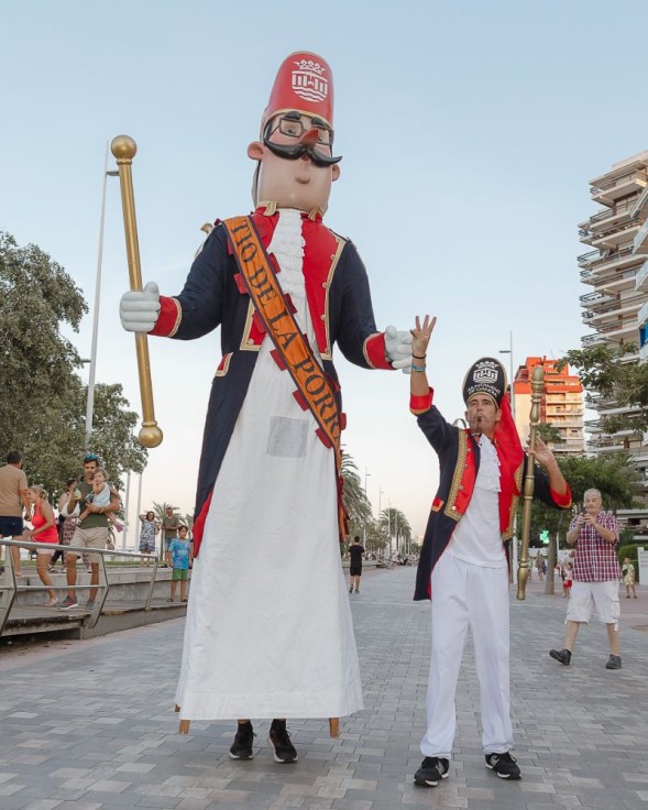 Gandia programa tres jornadas del pasacalle del Tio de la Porra en el Paseo Marítimo Neptuno