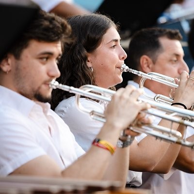 Gandia reúne a dos bandas de Semana Santa en una nueva cita de Tradicions a la Mar