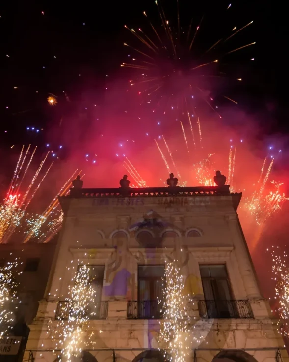Gandia inaugura la Fira i Festes 2026 con un gran espectáculo en la Plaza Major