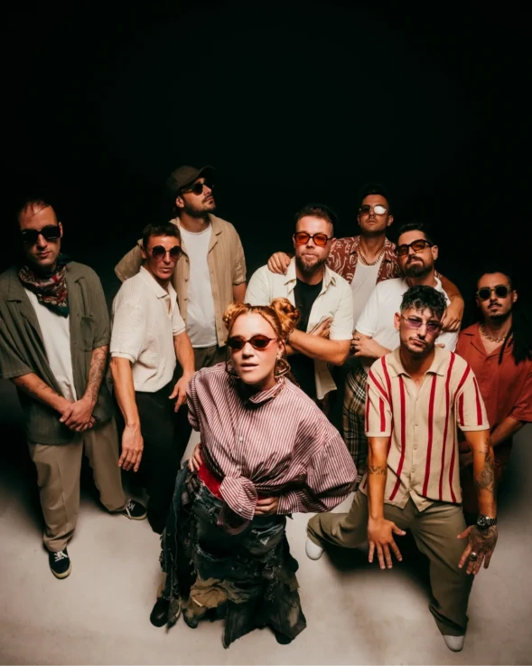 Gandia baila al ritmo de Tito Pontet con una noche de música tropical y latina