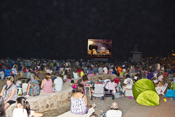 Tavernes de la Valldigna ofrece Cine de Verano en su playa 