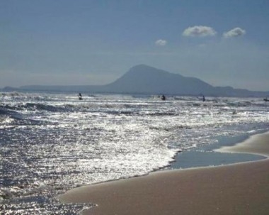 Un bañista fallece tras sufrir un ataque epiléptico en aguas de Tavernes de la Valldigna