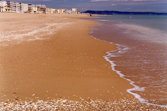 Fallece un bañista en la playa de Tavernes de la Valldigna