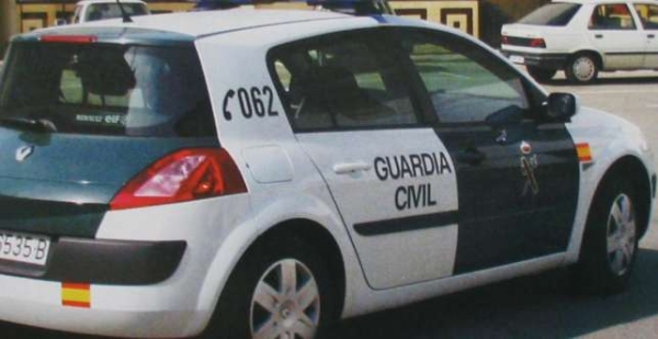 La guardia civil detiene a cinco individuos que asaltan una vivienda en Simat de la Valldigna