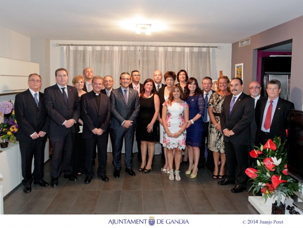 La Junta de Hermandades de Semana Santa de Gandia proclama a Maite Vidal Madrina 2015