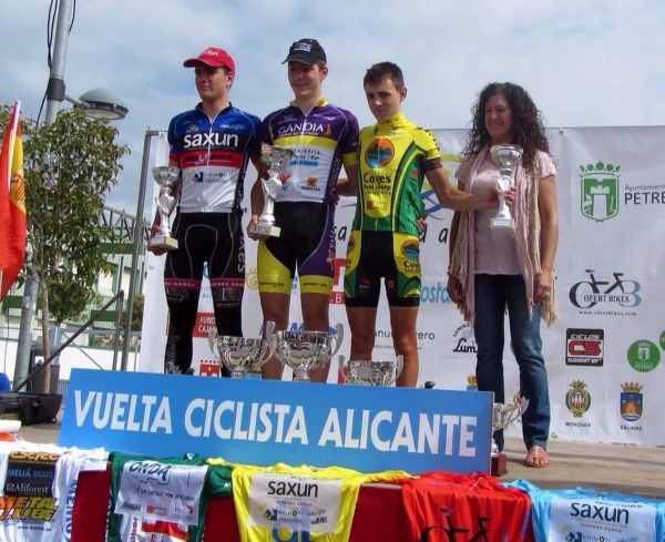 La peña ciclista gandiense de Beniopa vence en las últimas competiciones de la temporada