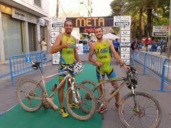 Los atletas de Gandia participan en el séptimo duatlón cross de Aspe