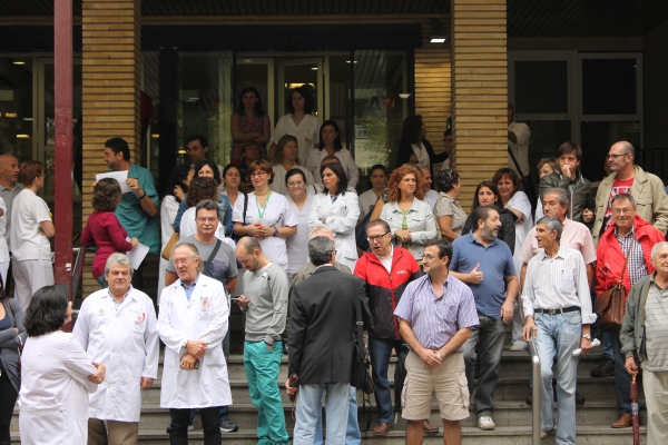 El Hospital de Gandia se suma a las protestas por la gestión del ébola
