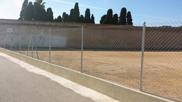 Xeraco construye un nuevo párquing en el cementerio municipal
