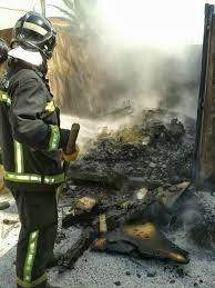 Un incendio afecta parte de una vivienda en Beniarjó