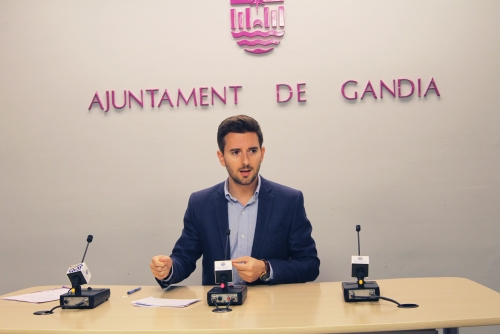 Gandia baja el IBI a establecimientos de restauración y hoteles de la playa