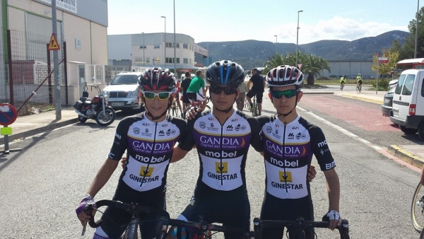 El ciclista gandiense Rafa Escrihuela se sitúa líder de la Challenge de Valencia