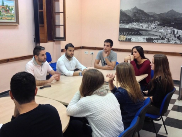 Nuevas Generaciones del Partido Popular de Gandia escucha a los jóvenes de la ciudad ducal