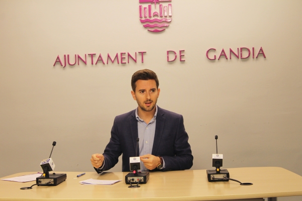 Importante bajada del IBI para los establecimientos que abran todo el año en la playa de Gandia