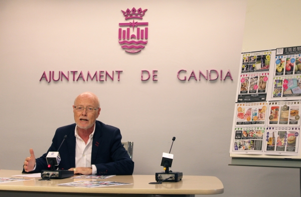 Los comercios del Mercado del Prado de Gandia estrenan folleto publicitario