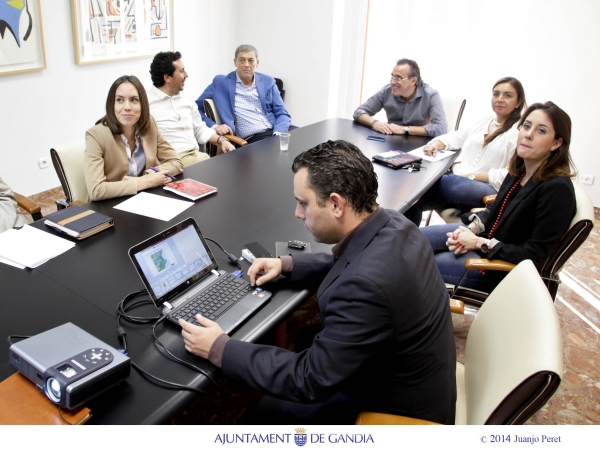 El gobierno de Gandia acusa al PSOE y Compromís de intentar frenar el proyecto del parque acuático