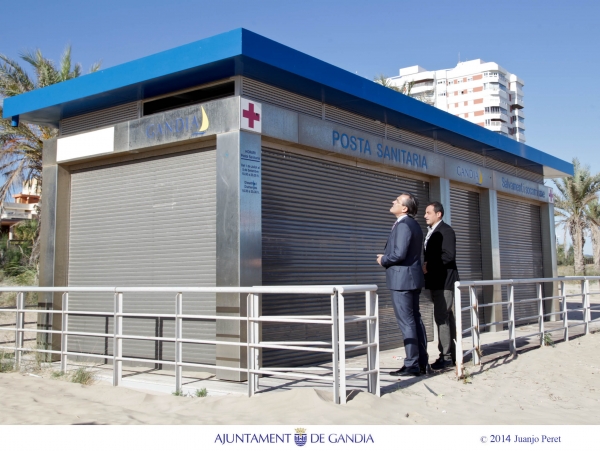 El gobierno de Gandia limpia el solar que albergará el Centro Social de Kentucky
