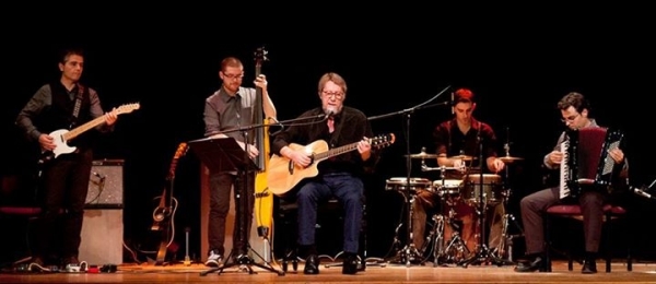 La Casa de Cultura de Gandia acoge un concierto de canción de autor