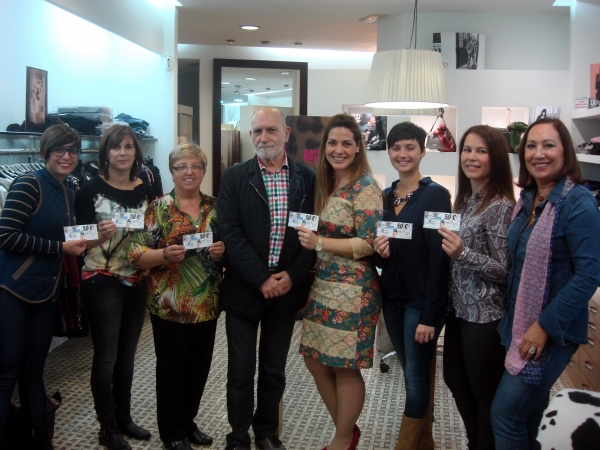 La asociación de comerciantes de Oliva ACCO celebra su primer sorteo de la campaña de otoño