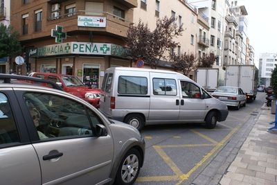 El ayuntamiento de Gandia corta la Calle Carmesina por obras particulares