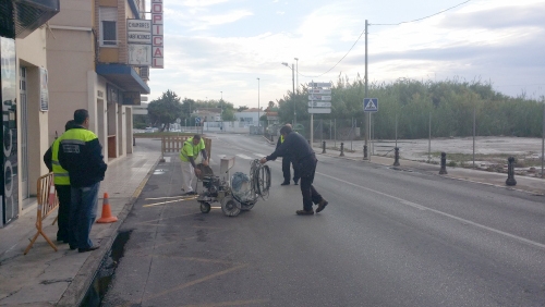 El Ayuntamiento de Oliva inicia los trabajos de pintura vial