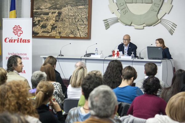 Cáritas Gandia presenta el programa Empresas con Corazón