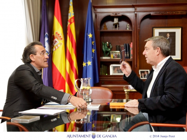 El alcalde de Gandia Arturo Torró mantiene su compromiso de apoyo al Campus de Gandia