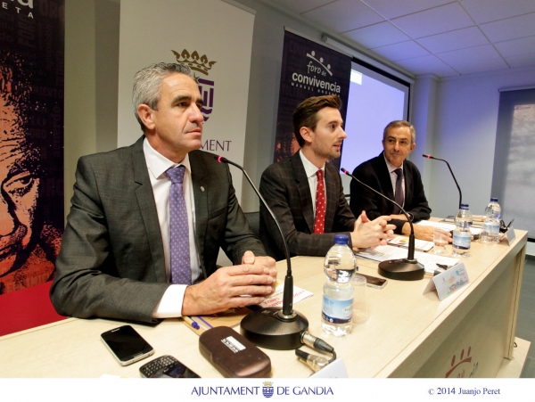 Gandia plantea las relaciones entre políticos, vecinos y sociedad en el II Foro Ciudadano