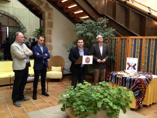 La Falla Beniopa de Gandia presenta un libro de recetas