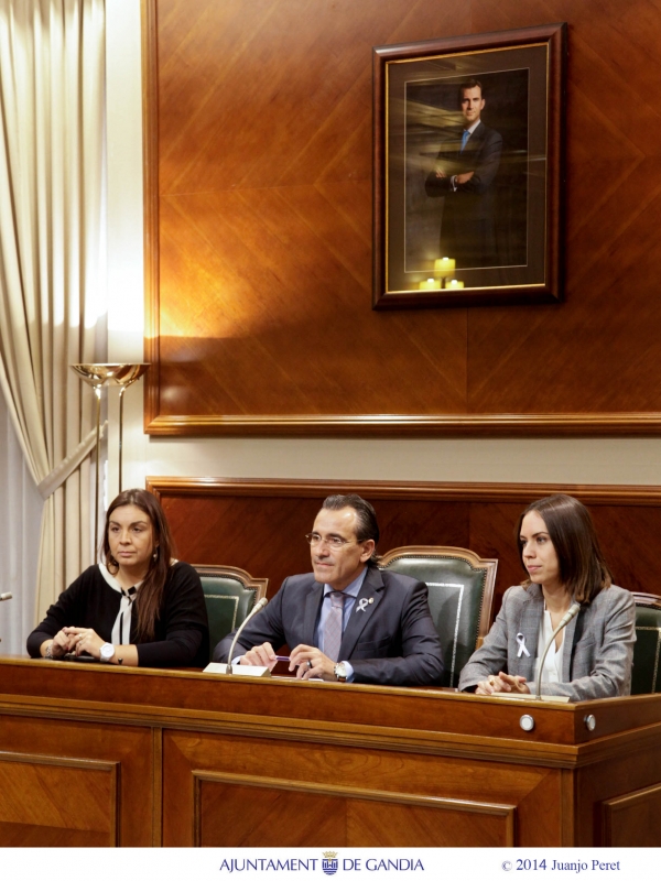 PP, PSOE y Compromís per Gandia se unen contra la violencia de género