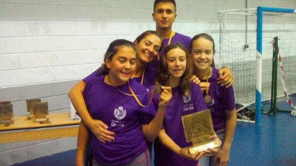 Las alevines del RCN Gandia copan el podio del remo indoor