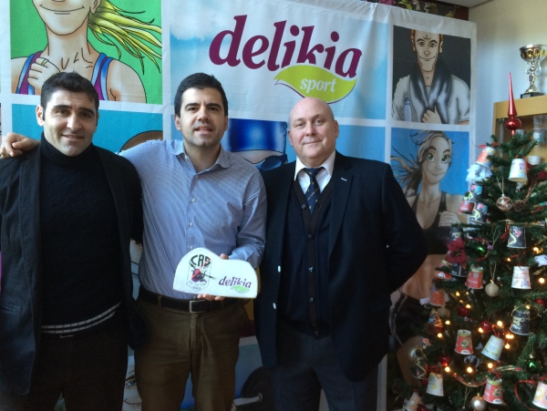 El equipo de Rugby La Safor agradece su apoyo a la empresa Delikia