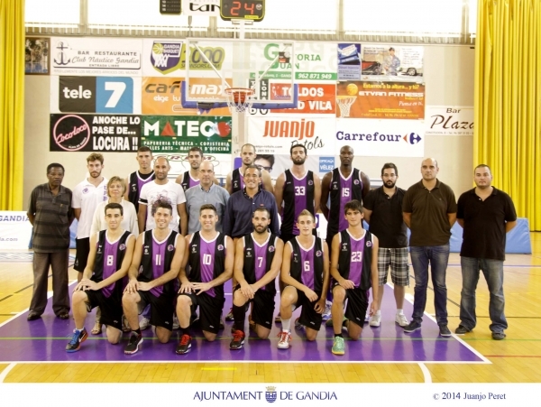 Units pel Bàsquet Gandia juega un partido solidario por los niños