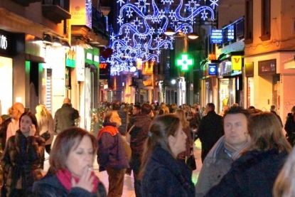 Open Night Gandia recibe a multitud de clientes