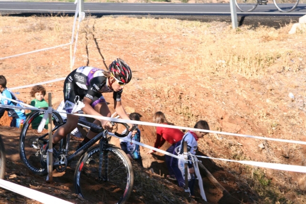El ciclista de Gandia, Rafa Escrihuela se proclama campeón de la Challenge de Ciclocross de la Comunidad Valenciana