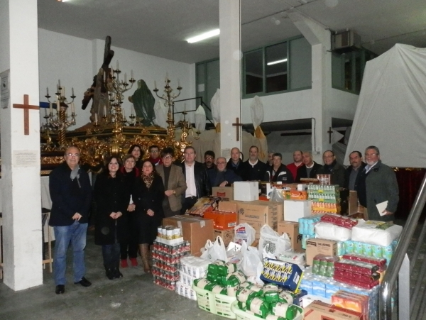 Cáritas Gandia recibe los alimentos de la ‘Campaña del Kilo’