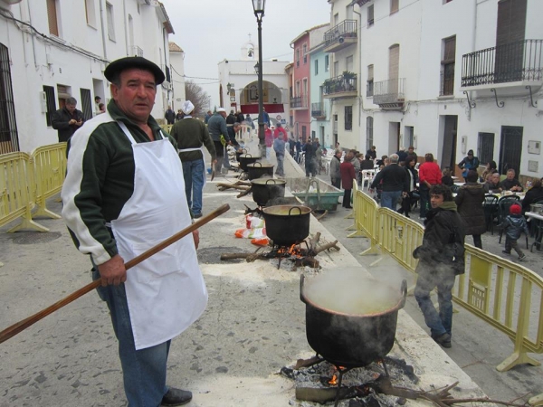 Oliva celebra este fin de semana el Porrat de San Antonio con su Mercado Artesano