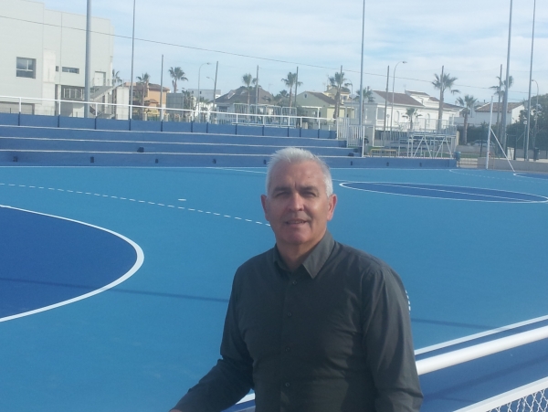 Oliva pone en funcionamiento la nueva pista del polideportivo