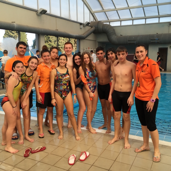 Los nadadores de Oliva participan en el control provincial de Sagunto