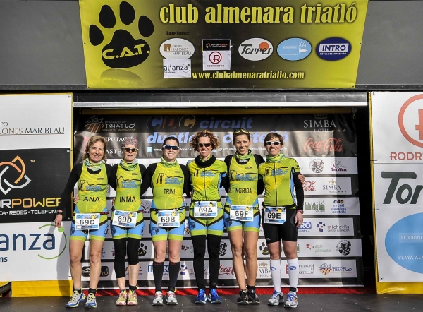 Los triatletas de Gandia participan en el cuarto duatlón por equipos de Almenara