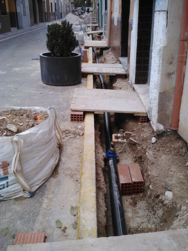 Compromís per Almoines solicita ensanchar las aceras de sus calles en obras