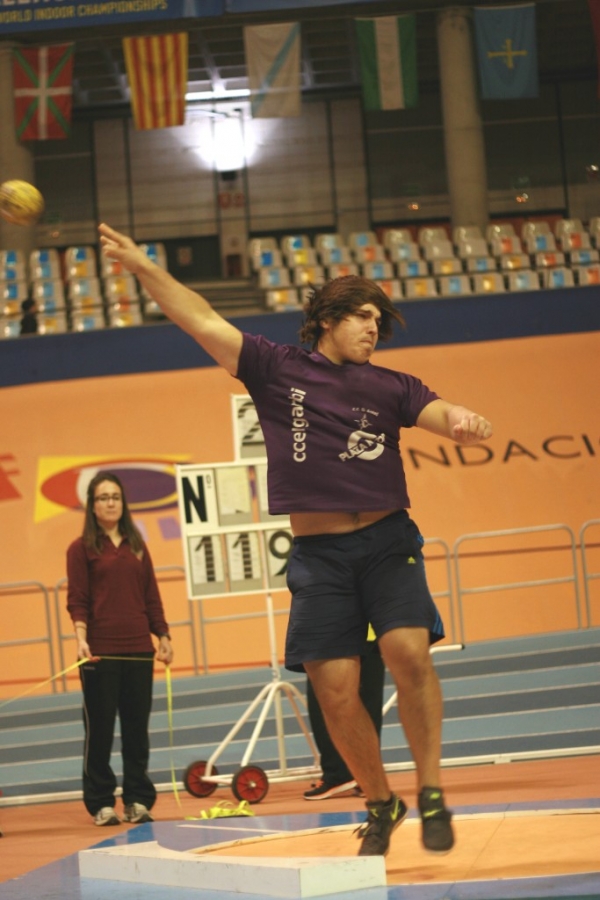 Los atletas de Gandia Daniel Mayor y Judith Prats se proclaman campeones de España Junior en pista cubierta