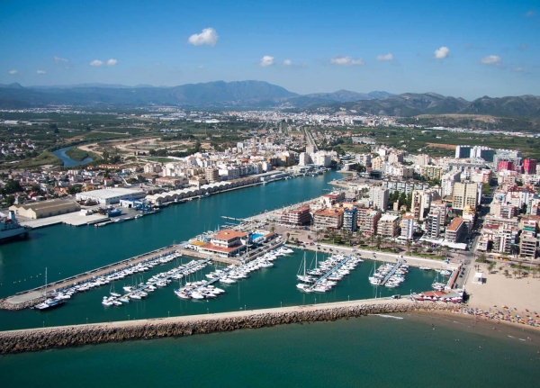 Autorizada la pesca en Gandia en la escollera sur