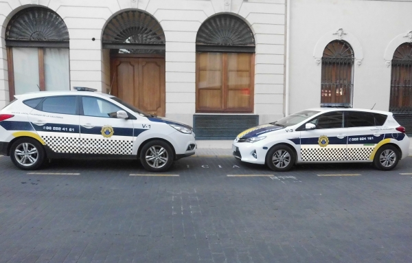 Tavernes de la Valldigna examina los vehículos policiales para mejorar el servicio