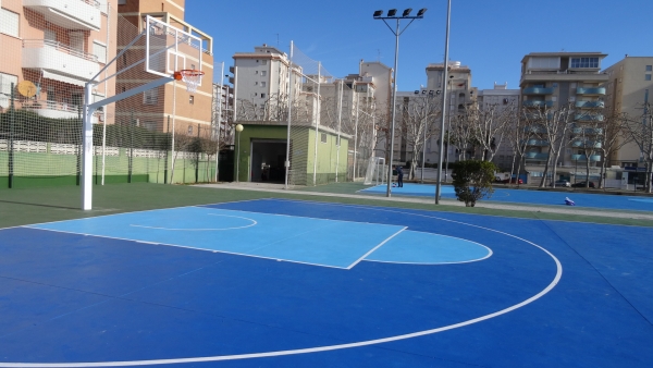 El Campus de Gandia renueva sus pistas polideportivas