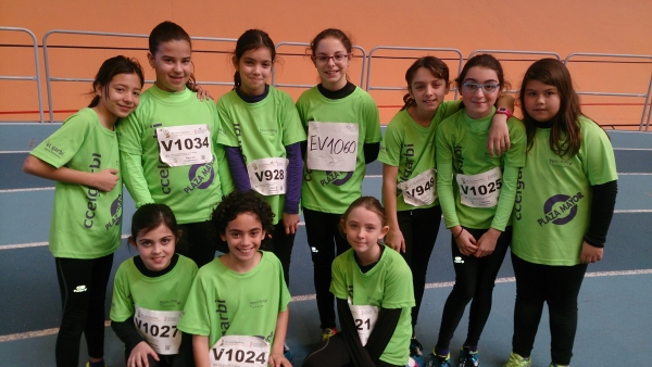 Los alevines del CC El Garbí de Gandia consiguen 3 medallas en el provincial de pista cubierta