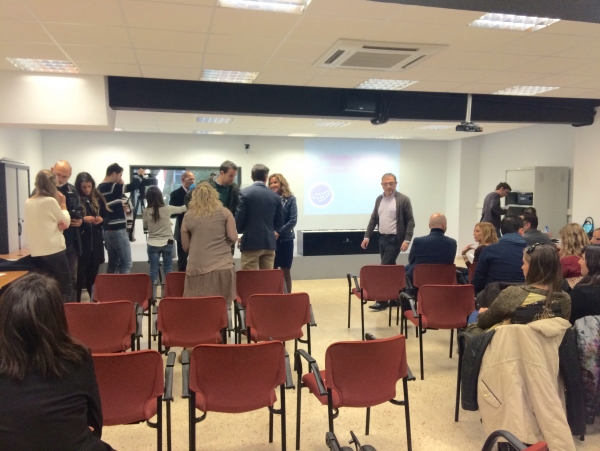 El alcalde de Gandia, Arturo Torró visita la 1ª Lanzadera de Empleo de la ciudad