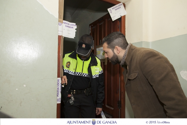La policía local de Gandia tabica una nueva vivienda